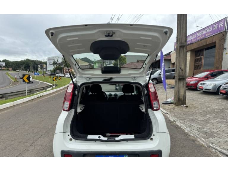 FIAT - UNO - 2014/2014 - Branca - R$ 26.900,00