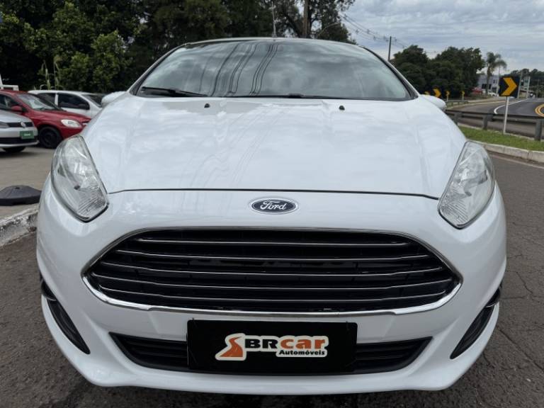 FORD - FIESTA - 2015/2015 - Branca - R$ 52.900,00