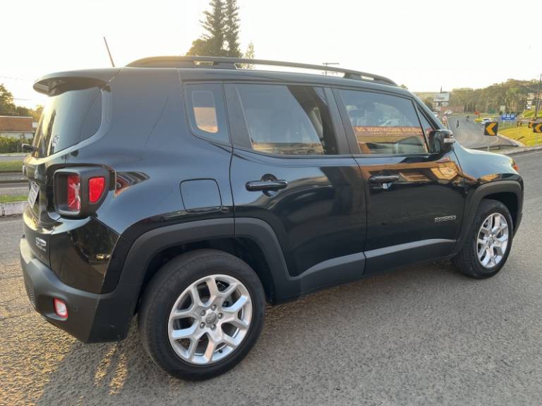 JEEP - RENEGADE - 2016/2017 - Preta - R$ 72.900,00