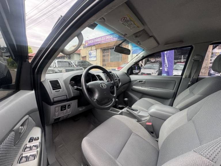 TOYOTA - HILUX - 2006/2007 - Preta - R$ 98.900,00