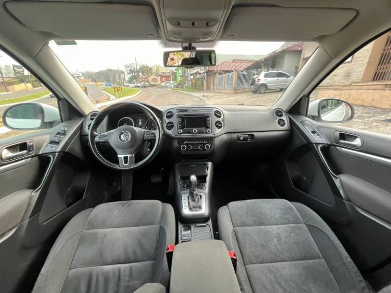 VOLKSWAGEN - TIGUAN - 2014/2014 - Branca - R$ 69.900,00