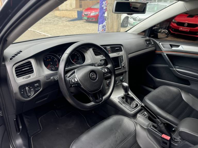 VOLKSWAGEN - GOLF - 2015/2016 - Cinza - R$ 85.900,00