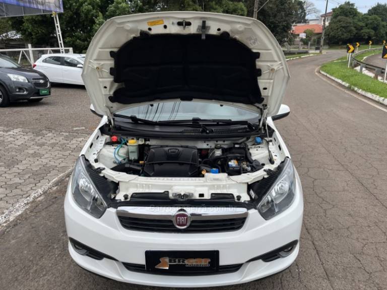 FIAT - GRAND SIENA - 2014/2015 - Branca - R$ 45.900,00