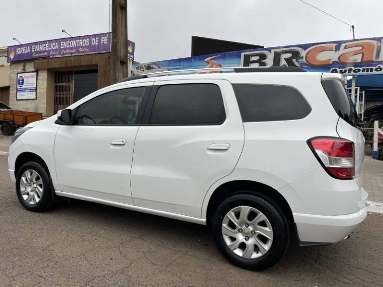 CHEVROLET - SPIN - 2016/2016 - Branca - R$ 63.900,00