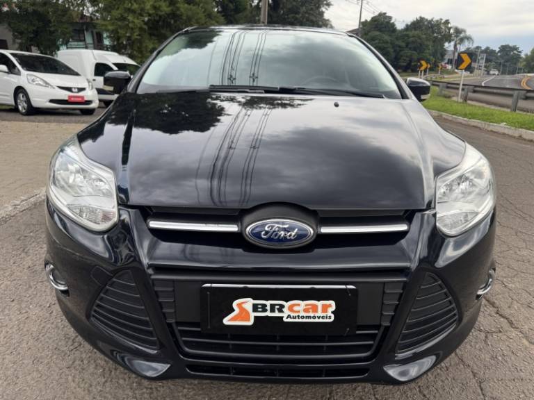 FORD - FOCUS - 2014/2014 - Preta - R$ 49.900,00