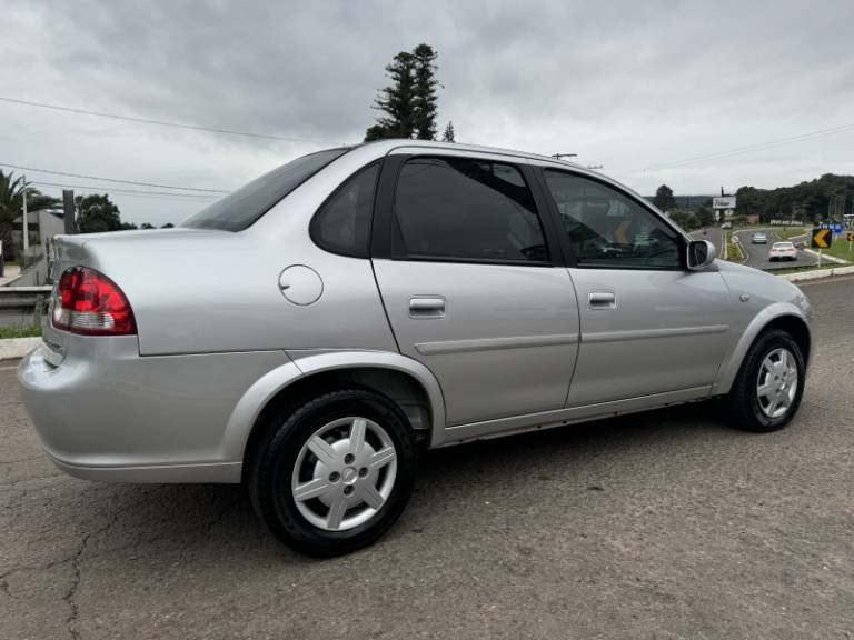 CHEVROLET - CLASSIC - 2013/2014 - Prata - R$ 36.900,00