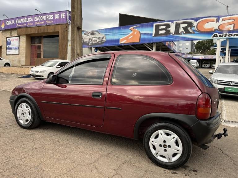 CHEVROLET - CORSA - 1996/1997 - Vinho - R$ 9.700,00