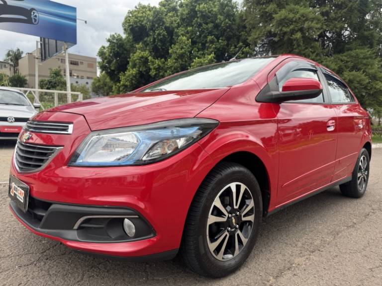 CHEVROLET - ONIX - 2014/2015 - Vermelha - R$ 54.900,00