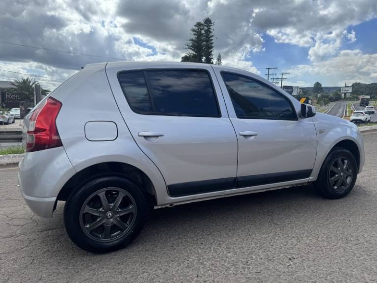 RENAULT - SANDERO - 2011/2012 - Prata - R$ 33.900,00