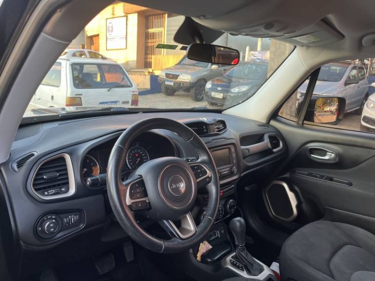 JEEP - RENEGADE - 2016/2017 - Preta - R$ 72.900,00