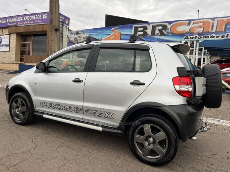 VOLKSWAGEN - CROSSFOX - 2007/2007 - Prata - R$ 34.900,00