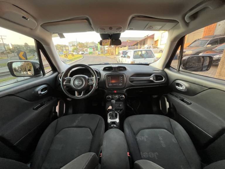 JEEP - RENEGADE - 2016/2017 - Preta - R$ 72.900,00