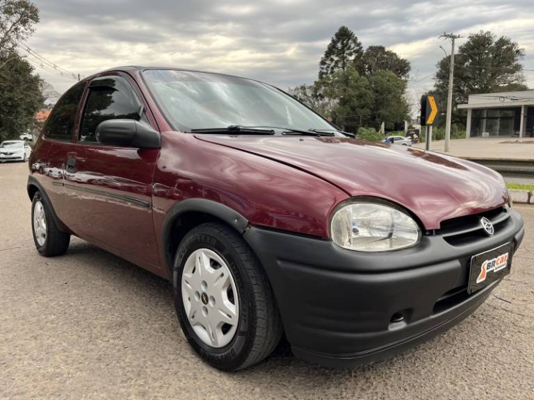 CHEVROLET - CORSA - 1996/1997 - Vinho - R$ 9.700,00