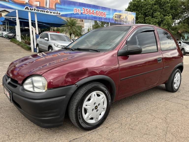 CHEVROLET - CORSA - 1996/1997 - Vinho - R$ 9.700,00