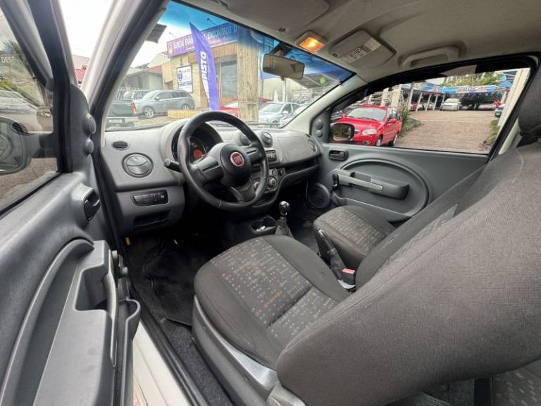 FIAT - UNO - 2014/2014 - Branca - R$ 26.900,00