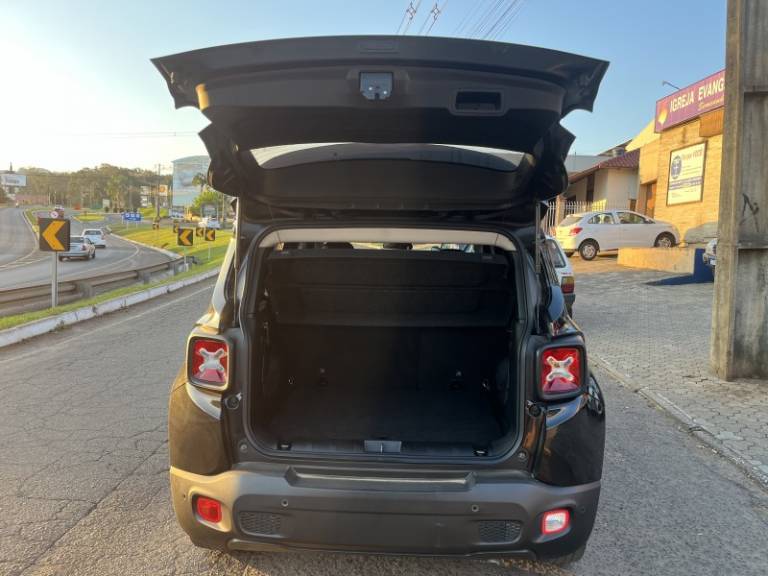 JEEP - RENEGADE - 2016/2017 - Preta - R$ 72.900,00