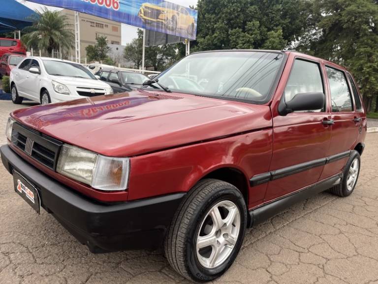 FIAT - UNO - 1997/1997 - Vermelha - R$ 9.700,00