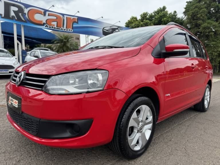 VOLKSWAGEN - SPACEFOX - 2010/2011 - Vermelha - R$ 42.900,00