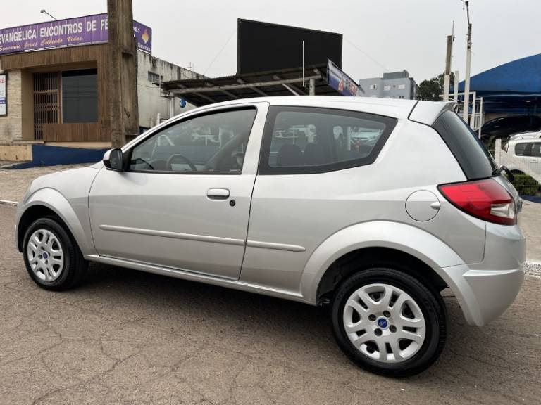 FORD - KA - 2009/2010 - Prata - R$ 25.900,00