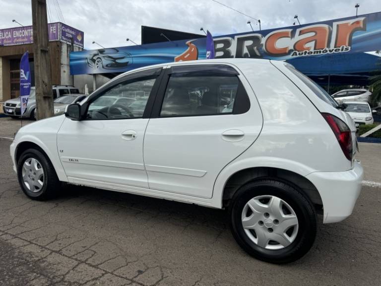 CHEVROLET - CELTA - 2014/2014 - Branca - R$ 35.900,00