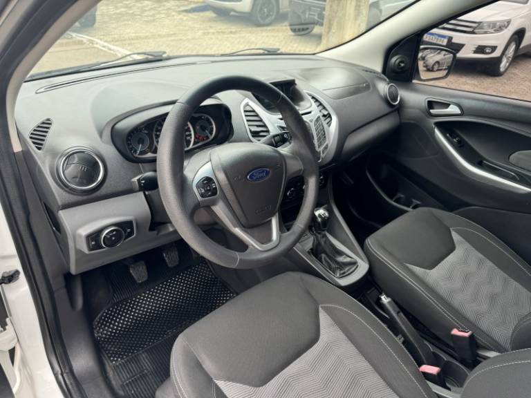 FORD - KA - 2015/2015 - Branca - R$ 45.900,00