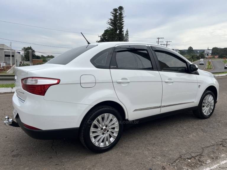 FIAT - GRAND SIENA - 2014/2015 - Branca - R$ 45.900,00