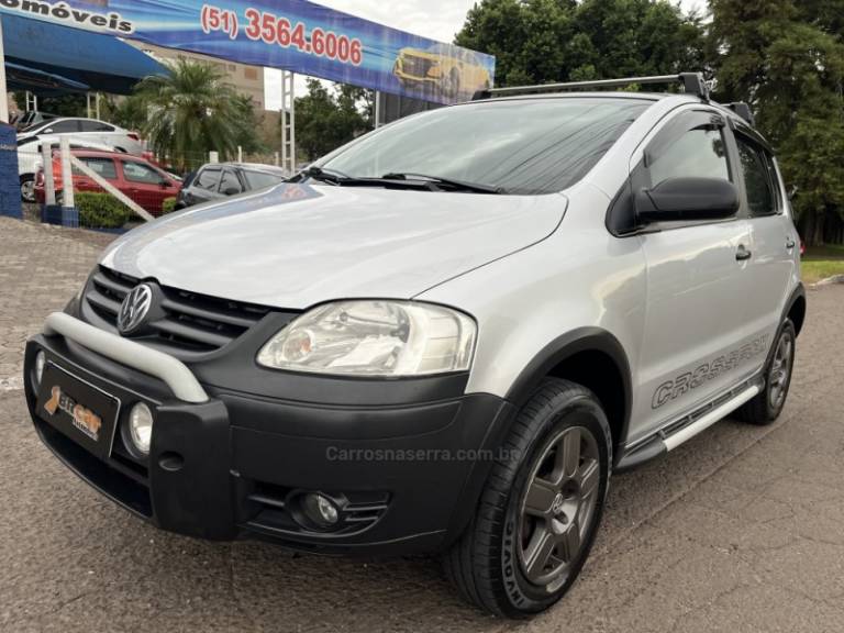 VOLKSWAGEN - CROSSFOX - 2007/2007 - Prata - R$ 34.900,00