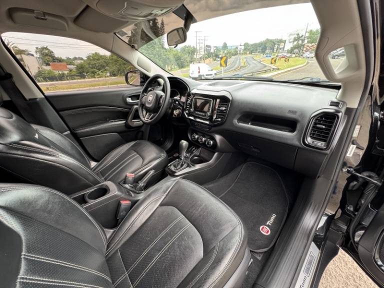 FIAT - TORO - 2016/2017 - Preta - R$ 88.900,00