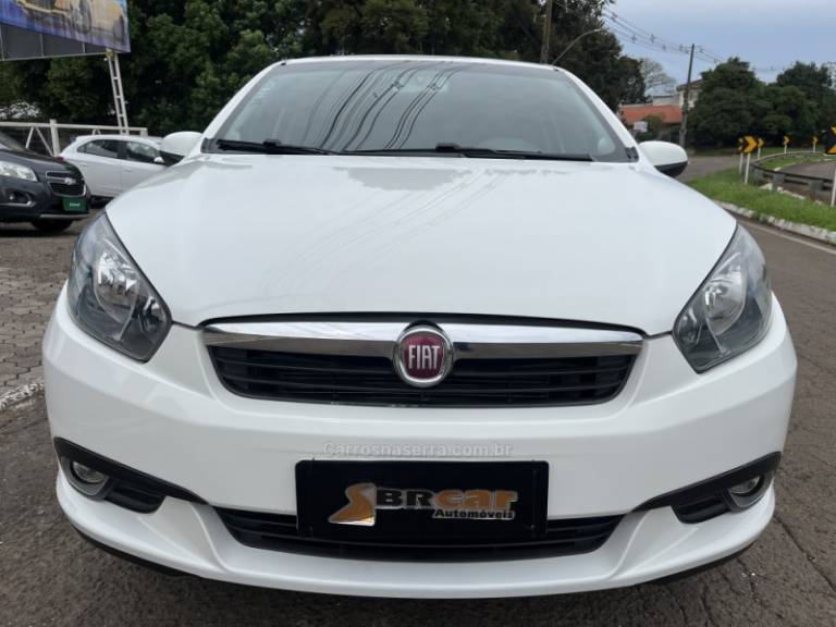 FIAT - GRAND SIENA - 2014/2015 - Branca - R$ 45.900,00