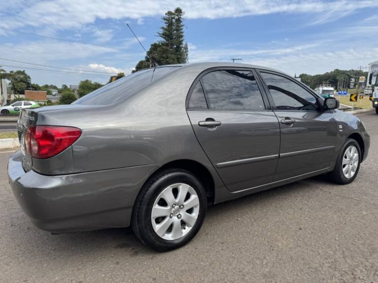 TOYOTA - COROLLA - 2006/2007 - Cinza - R$ 42.900,00