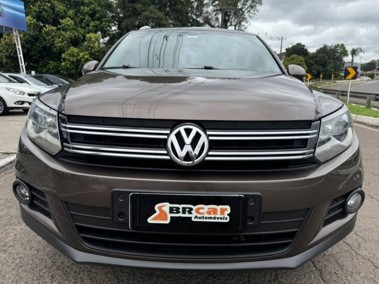 VOLKSWAGEN - TIGUAN - 2014/2015 - Marrom - R$ 72.900,00