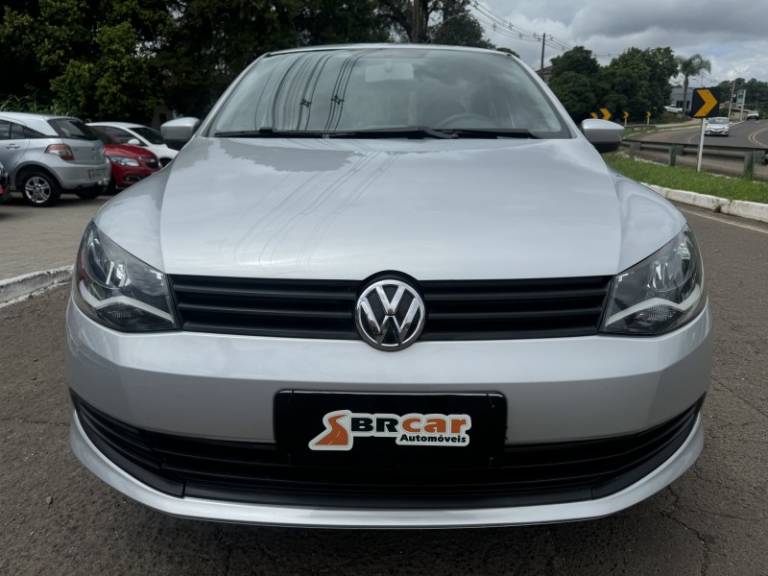 VOLKSWAGEN - VOYAGE - 2013/2014 - Prata - R$ 45.900,00