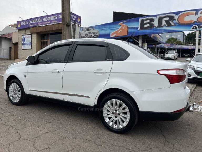 FIAT - GRAND SIENA - 2014/2015 - Branca - R$ 45.900,00