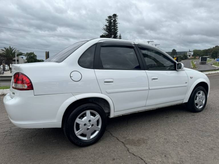 CHEVROLET - CLASSIC - 2010/2011 - Branca - R$ 33.900,00