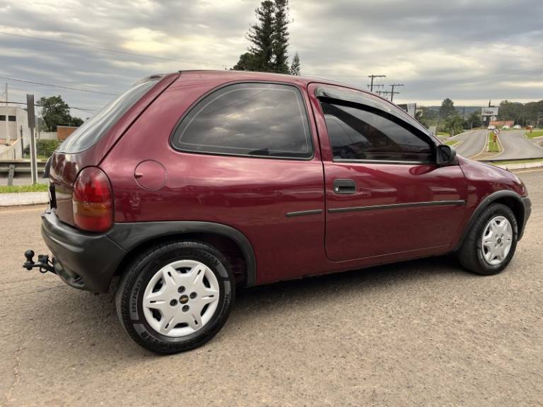 CHEVROLET - CORSA - 1996/1997 - Vinho - R$ 9.700,00