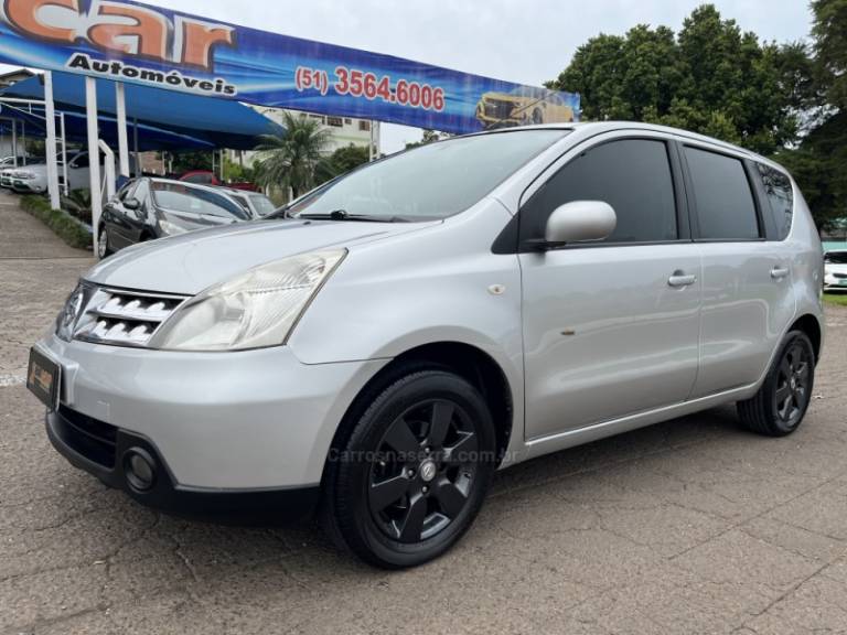 NISSAN - LIVINA - 2009/2010 - Prata - R$ 33.900,00